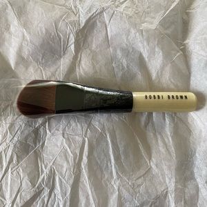 Bobbi Brown Precise Buffing Brush